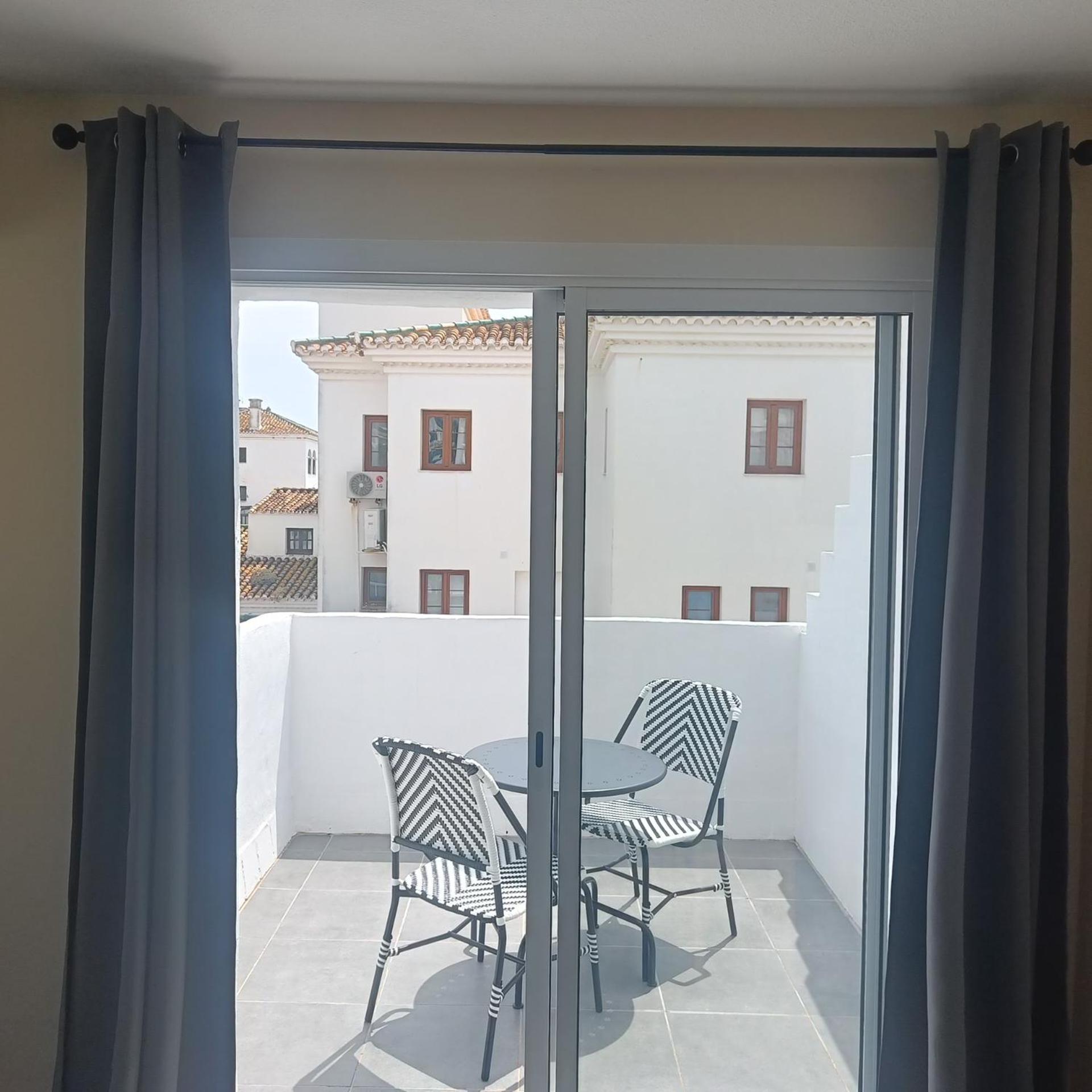 Duquesa Harbour Club Aparthotel マニルバ エクステリア 写真